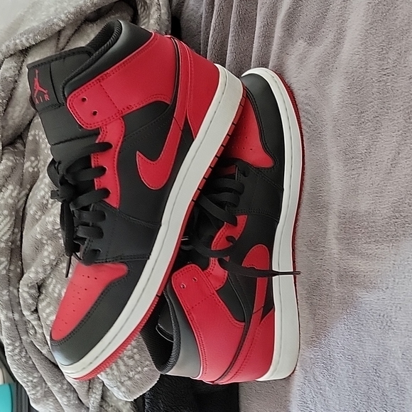 Jordan 1 mid banned - Picture 3 of 6